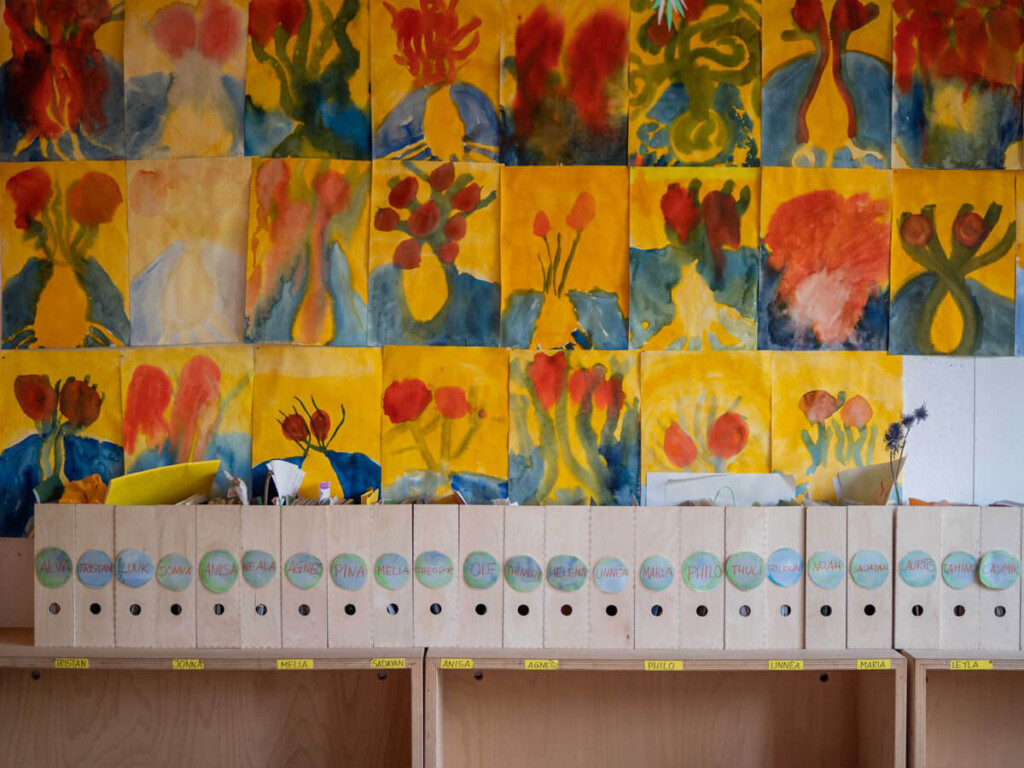 annie-heuser-eindruecke-klassenzimmer-faecher